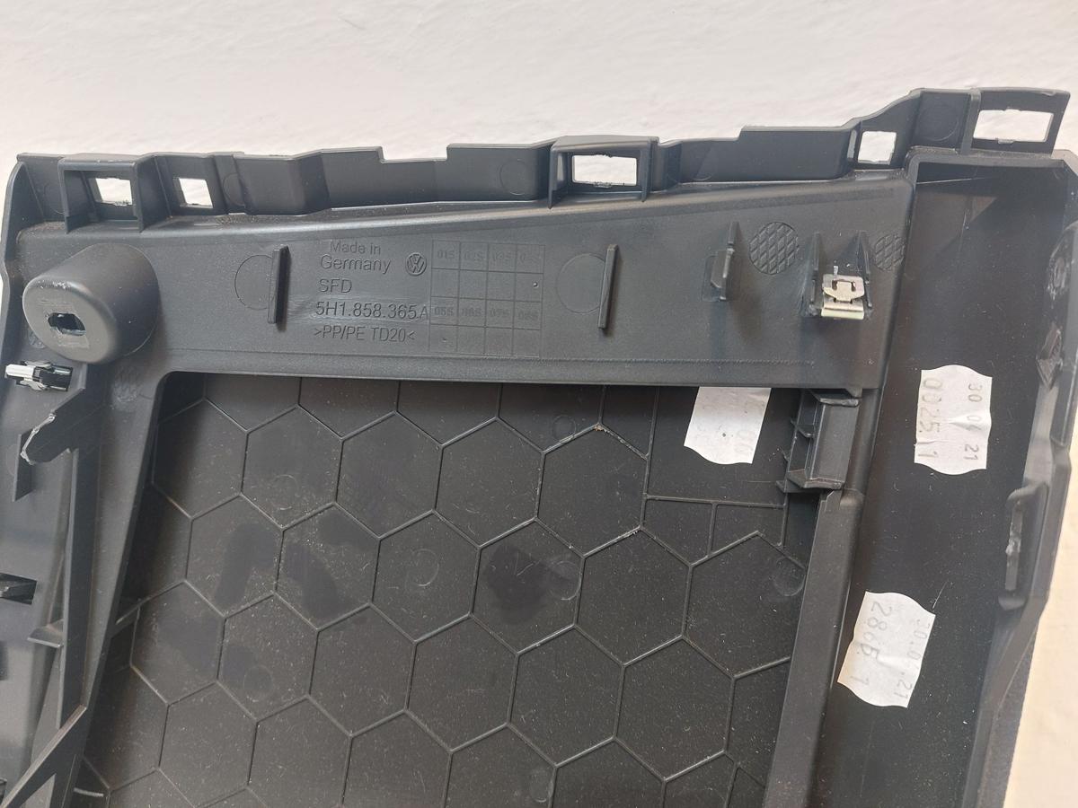VW Golf 8 VIII CD Innenverkleidung Abdeckung Sicherungskasten Armaturenbrett