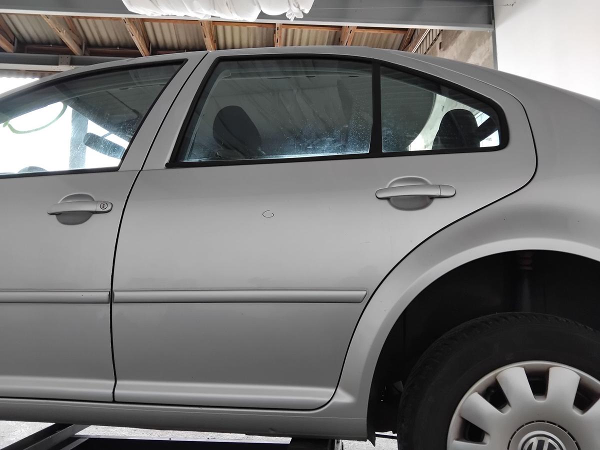 VW Bora 1J Limousine T&uuml;r hinten links LA7W reflexsilbermetallic 4-t&uuml;rig BJ2002