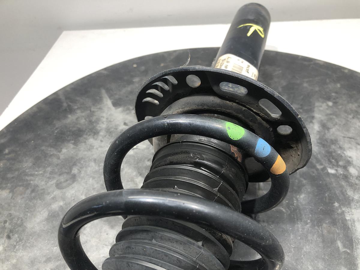 VW Passat 3C Variant orig Federbein vorn rechts 3C0413031N Bj 2011