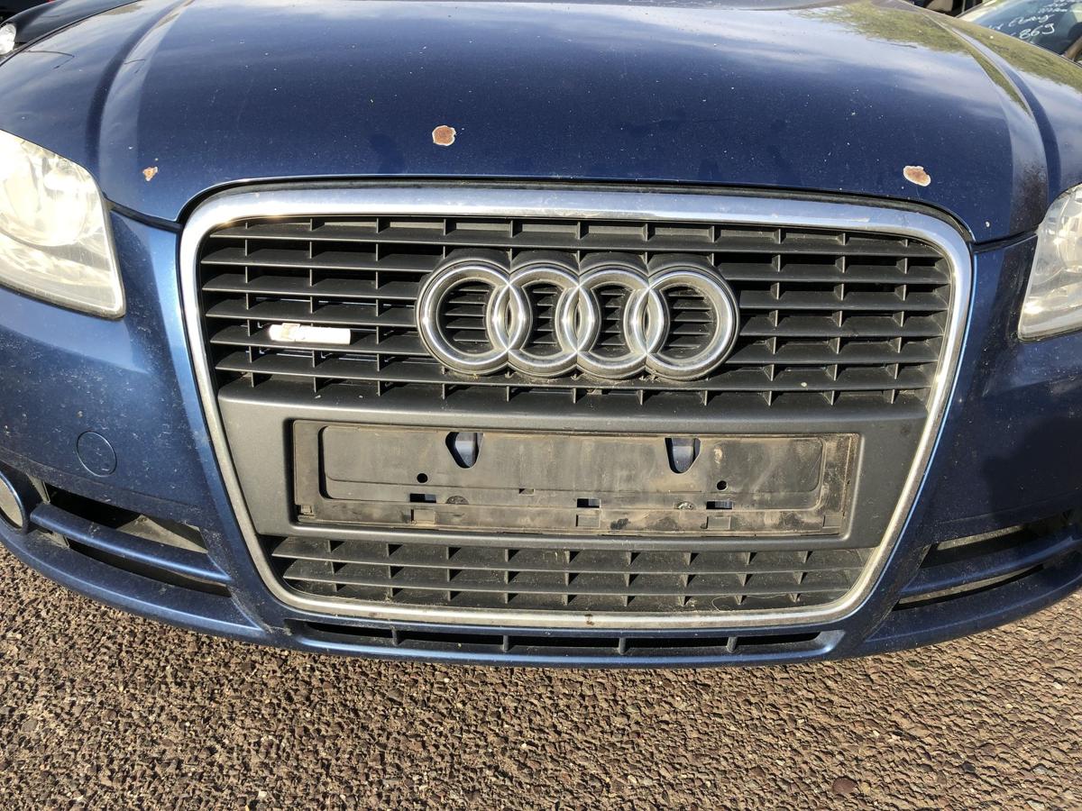 Audi A4 8E B7 Avant Stoßfänger vorn Frontstoßstange mit Grill Frontschürze LZ5C