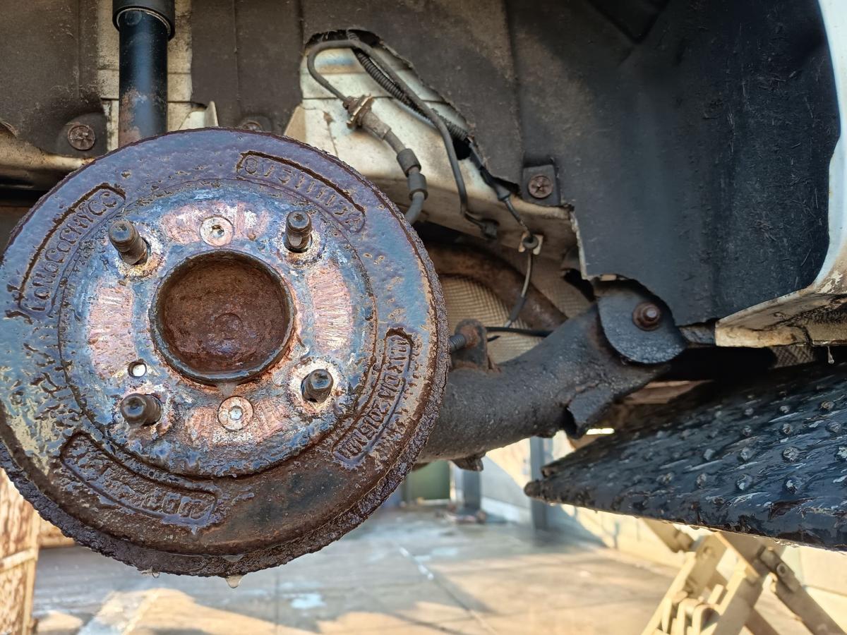 Ford Fiesta VII original Hinterachse trommelgebremst f&uuml;r 1,4l 52kW Diesel Bj2011