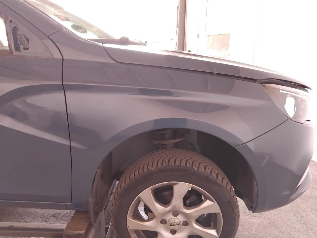 Lada Vesta GF original Kotfl&uuml;gel vorn rechts 492 blues perl BJ2019