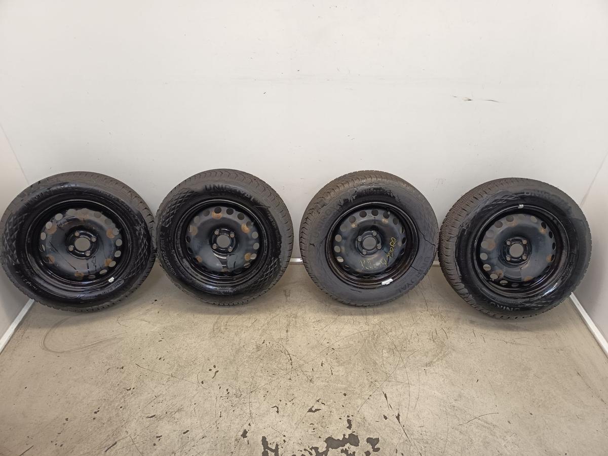 Renault Megane II Satz Stahlfelgen 6,5x15 ET45 mit Allwetterreifen UniRoyal Bj04