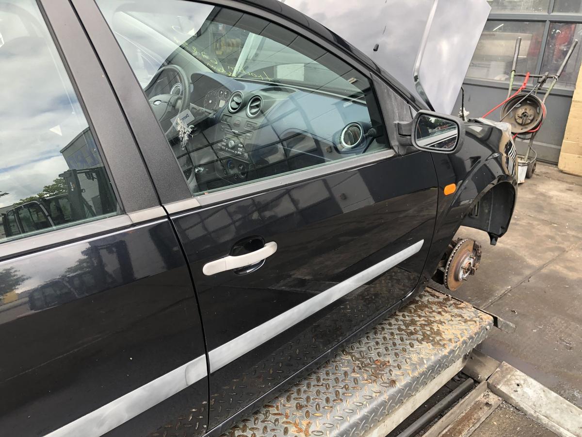 Ford Fiesta ´02 original Tür vorn rechts Beifahrer Pantherschwarz Bj 2007
