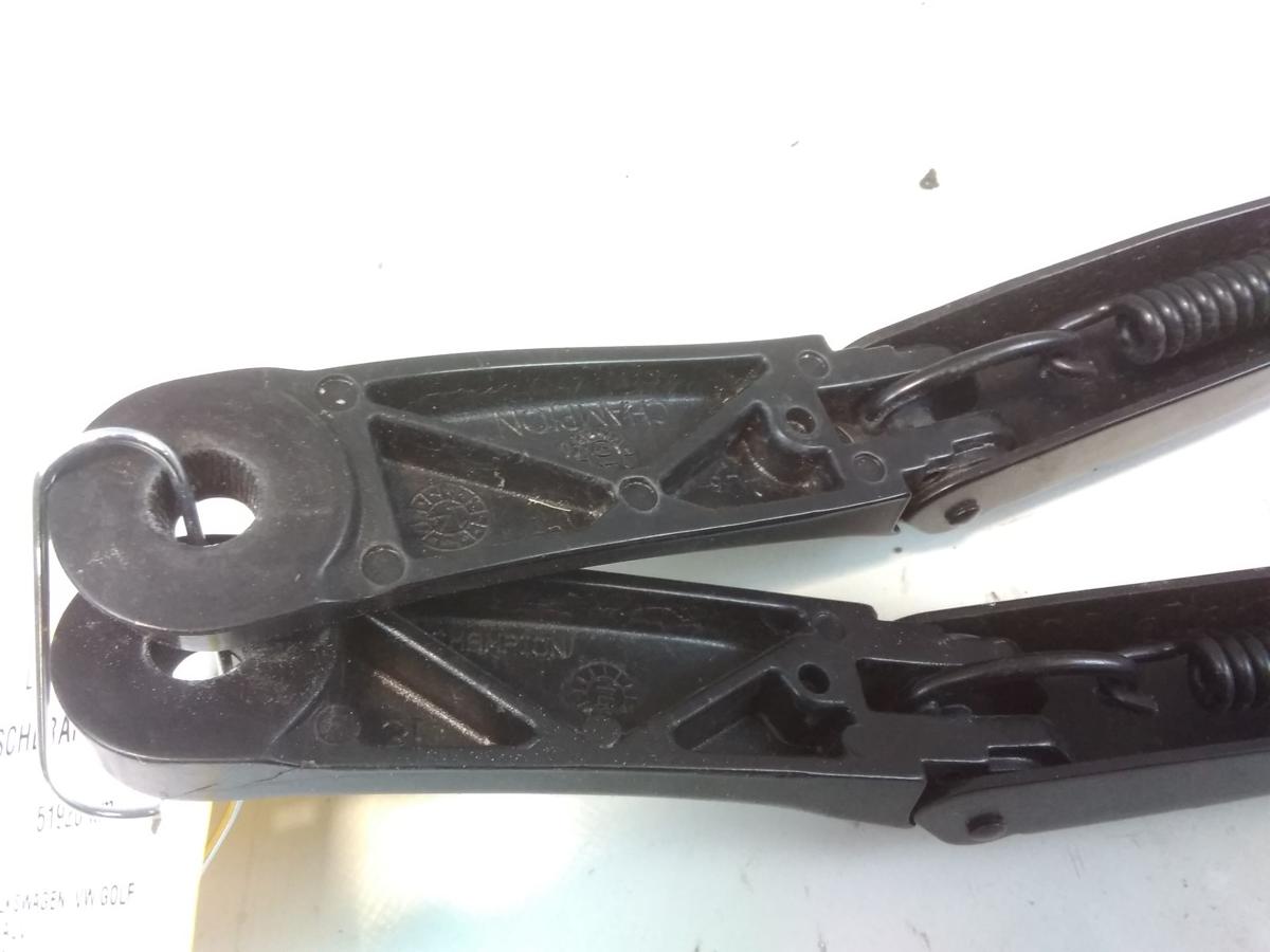 VW Golf Sportsvan original Satz Wischerarme vorn Bj.2017