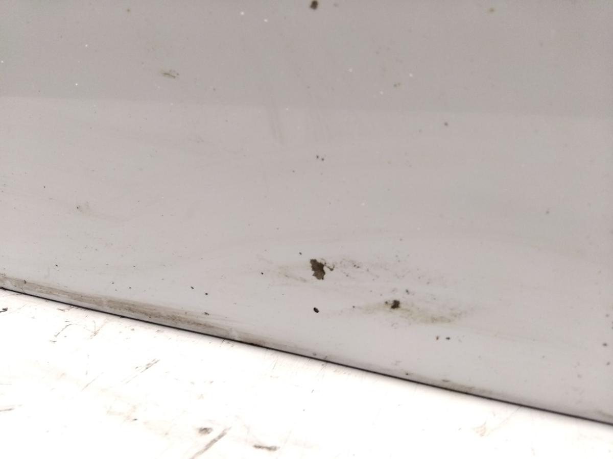 Mercedes Benz Vito 639 T&uuml;r vorn rechts Beifahrert&uuml;r besch&auml;digt Bj.2004 arktikwei&szlig; 9147