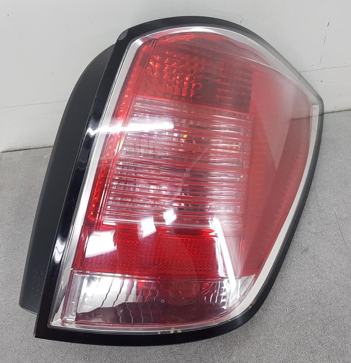 Opel Astra H Caravan Rückleuchte Rücklicht rechts 24451840 Bj2006 Kombi