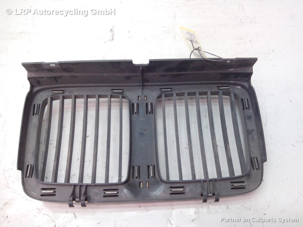 Grill Mitte 51131908697 19086970 BMW 7-Er (E32) (86-94) BJ: 1991