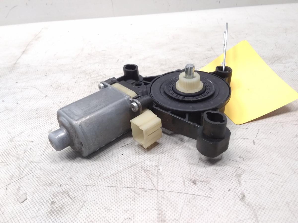 Audi A3 8V original Fensterhebermotor vorn links Bosch 0130822716 Bj.2012