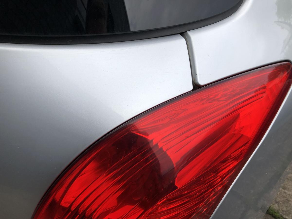 Peugeot 308 4E 4H SW Rückleuchte rechts Rücklicht Heckleucht 2 kleine Sprünge