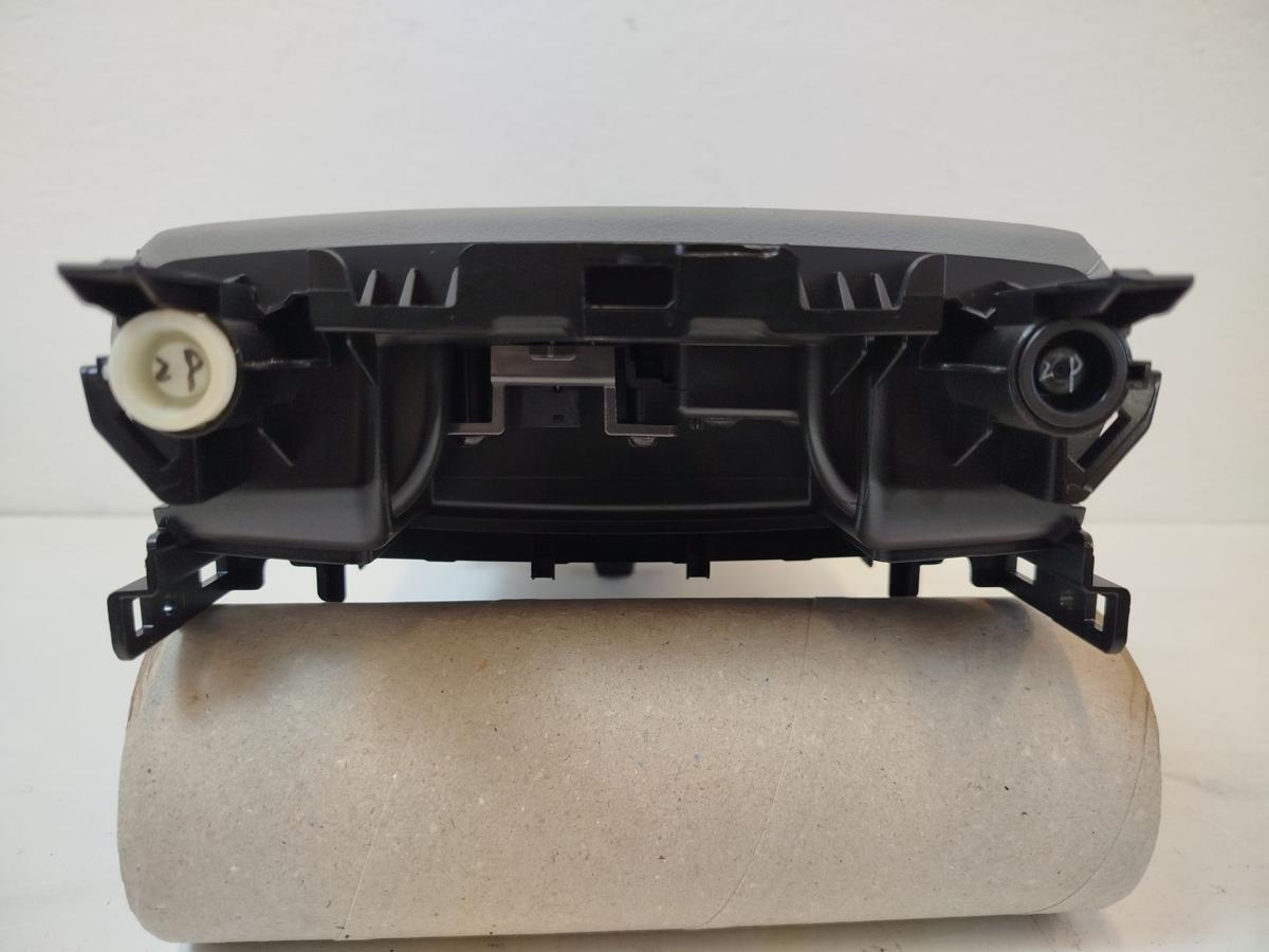 NIO EL6 Elektro SUV Deckel Mittelarmlehne vorn Kunstleder hellgrau