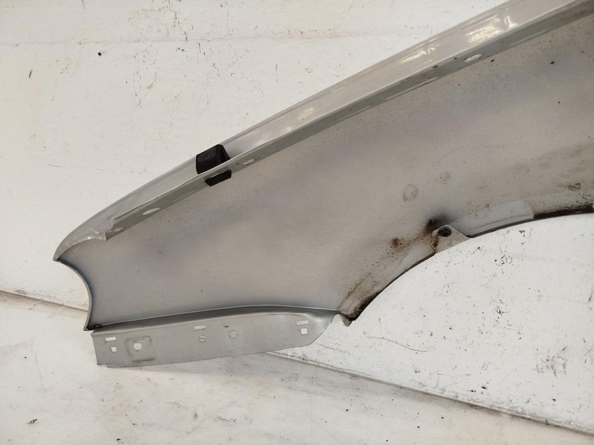 VW Golf 4 IV 1J Kotflügel Fender Seitenwand vorn rechts LB7Z Satinsilber