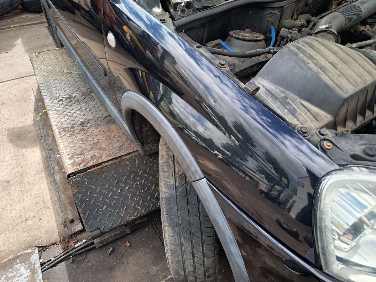 Opel Corsa C original Kotfl&uuml;gel rechts Seitenteil Z20R Saphirschwarz Bj 2003