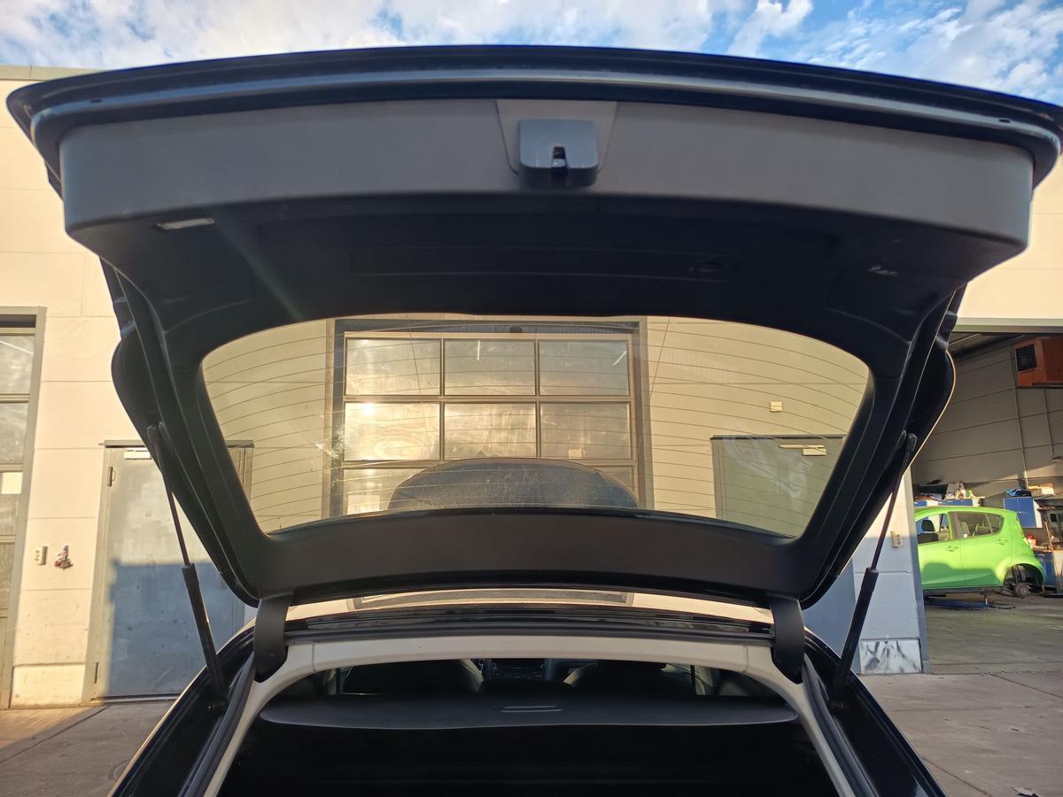Audi A4 B8 8K Avant original Heckklappe mit Scheibe Y9B Brillantschwarz Bj 2009