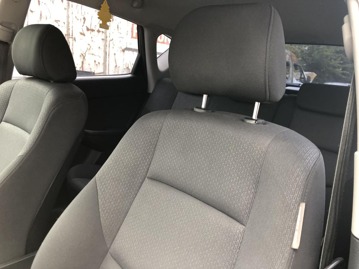 Hyundai i30 FD Sitz vorn links Fahrersitz Stoff ohne Heizung Autositz