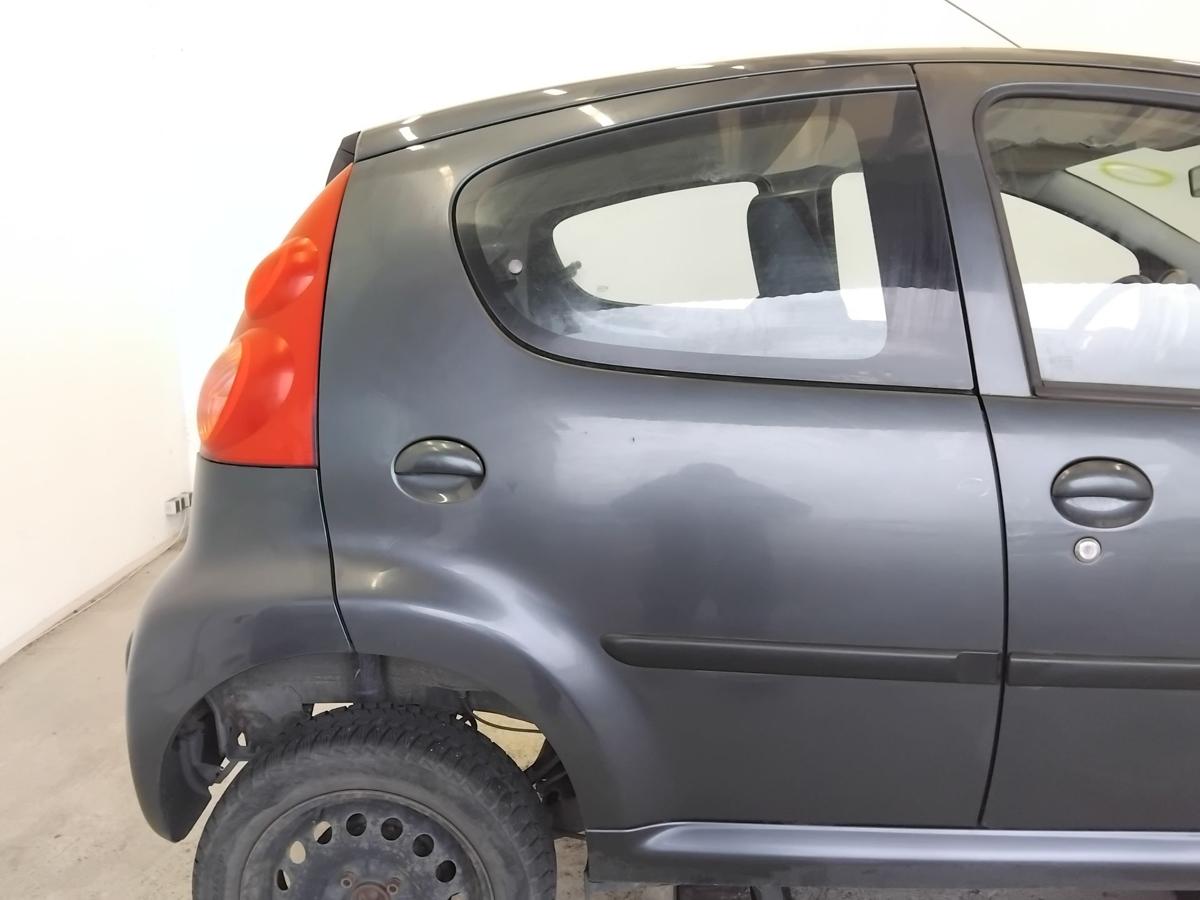 Peugeot 107 T&uuml;r hinten rechts KTA dark grey mica BJ2009