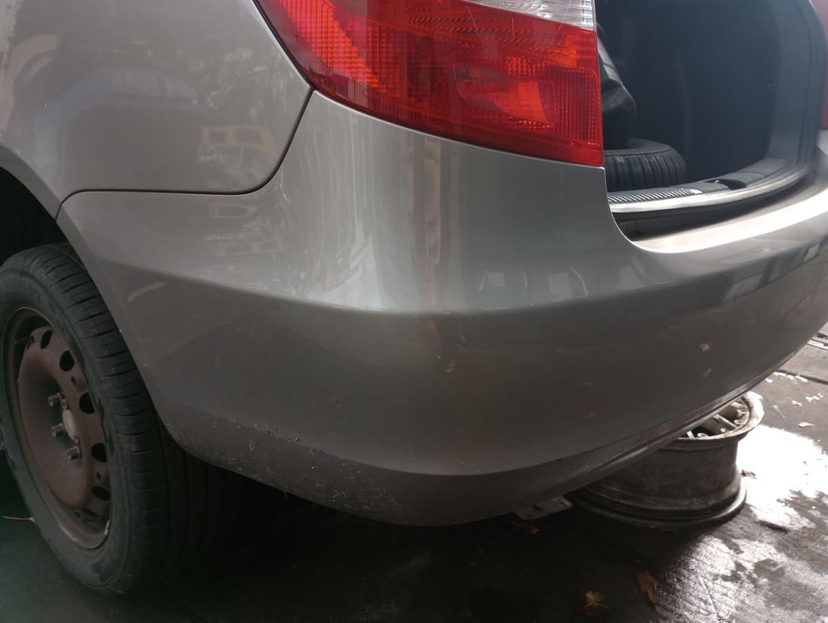 Skoda Fabia 5J Kombi orig Stoßstange hinten F8H Beige Facelift Bj 2010