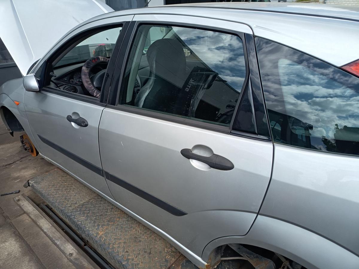 Ford Focus DAW original Roht&uuml;r T&uuml;r hinten links Polar Silber 5 T&uuml;rer Baujahr 03