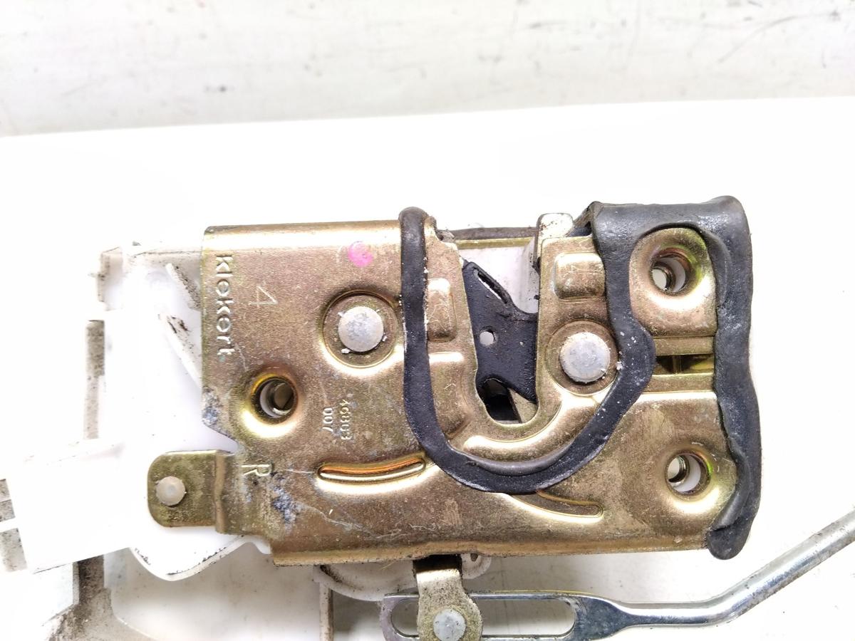 Toyota Avensis T22 orig T&uuml;rschloss vorn rechts mit Zentralverriegelung BJ2002