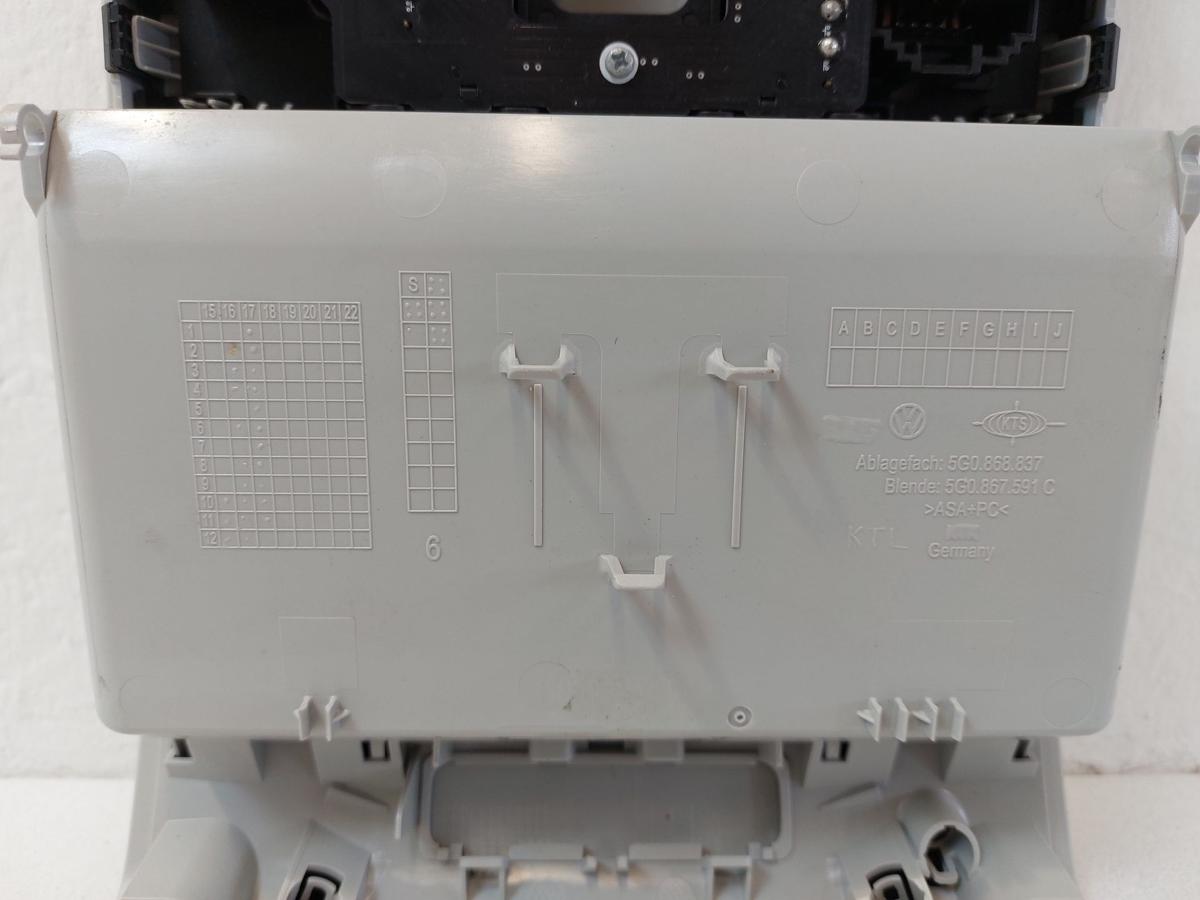 VW Golf 7 VII 5G AU Variant Innenleuchte Leseleuchte Leselampe vorn mit Fach