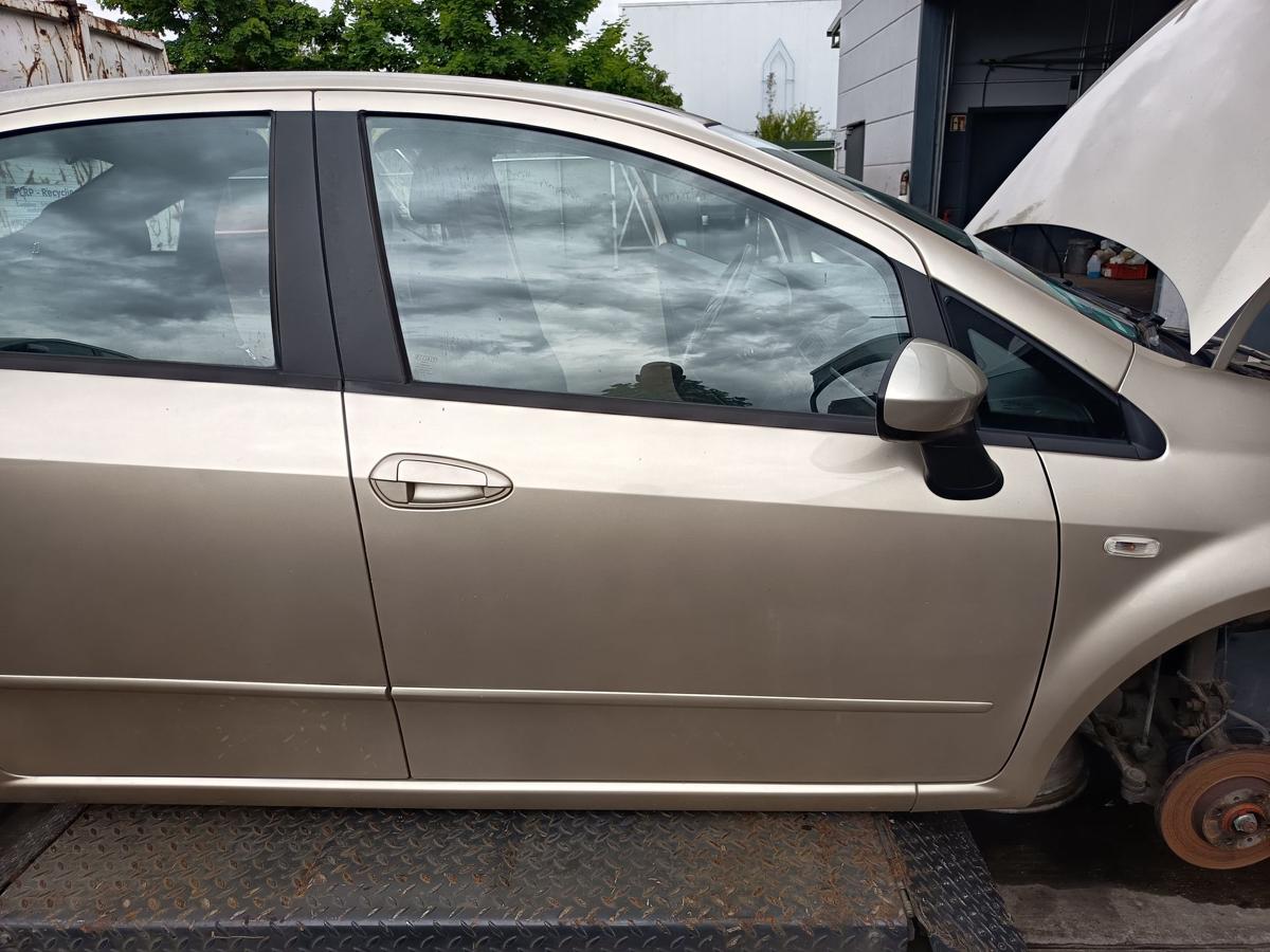 Fiat Linea original Tür vorn rechts Beifahrer 261/A Elfenbein Bj 2008