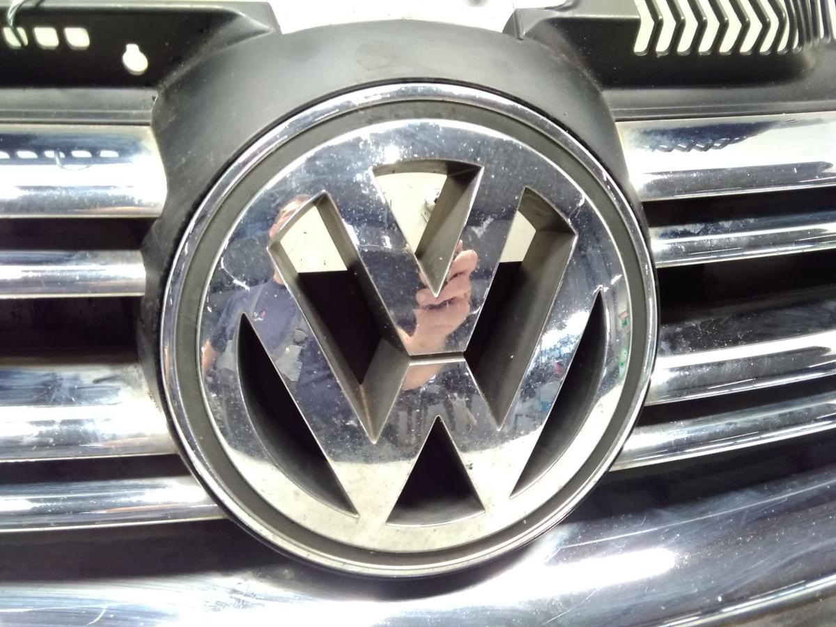VW Golf 5 Kombi Variant original K&uuml;hlergrill mit 2 PDC-Sensoren Bj.2009