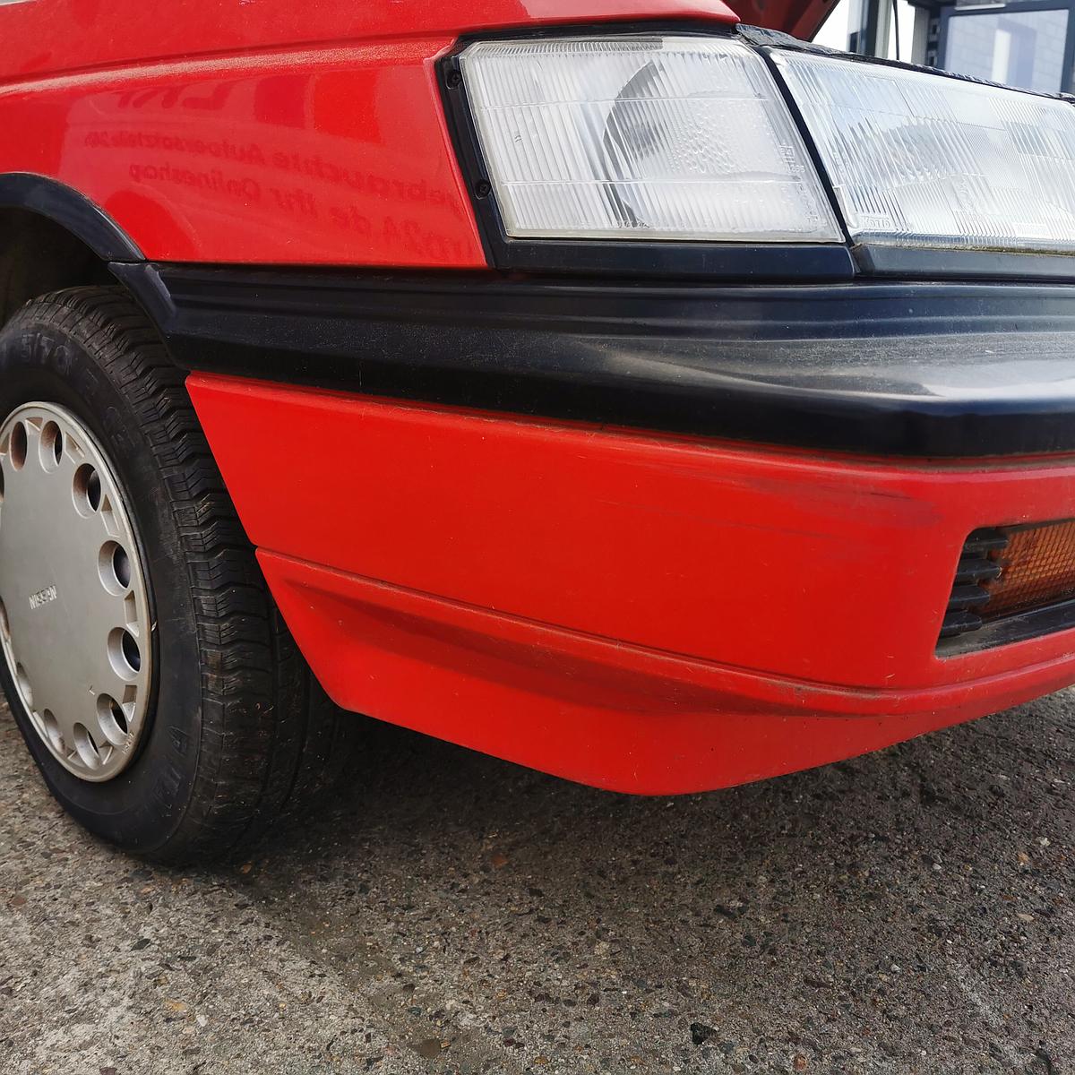 Nissan Sunny Coupe B12 Stoßstange Stoßfänger Bumper vorn 526 Hot Red Uni