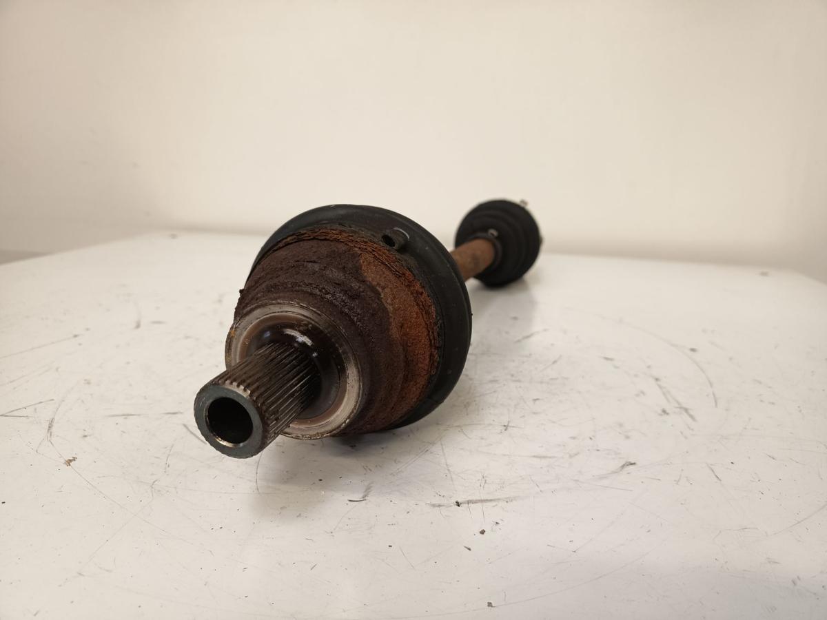 VW Golf V orig Antriebswelle links 1,6l 75KW BGU Automatikgetriebe GSY Bj 2004