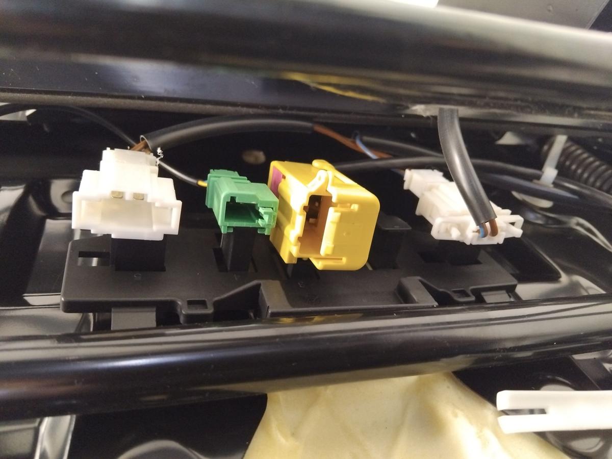 VW Polo 6R Sitz vorn links Fahrersitz 3-T&uuml;rer beheizt Stoff schwarz Bj.2010