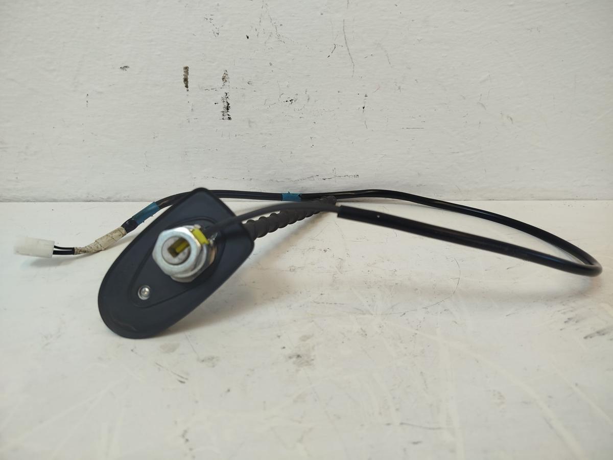 Toyota Yaris XP13 Dachantenne Antenne Antennenfu&szlig;