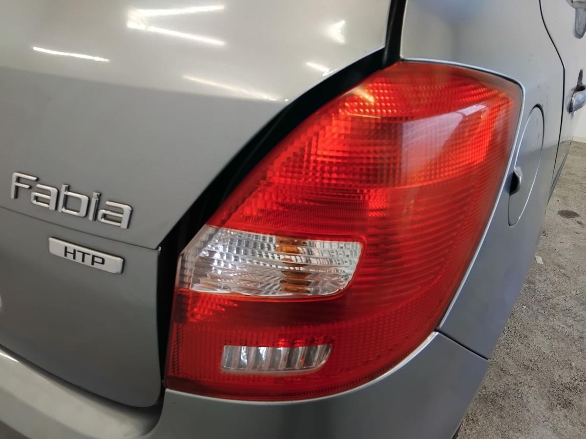 Skoda Fabia 2 5J original R&uuml;ckleuchte Heckleuchte rechts Kombi Flie&szlig;heck BJ2013