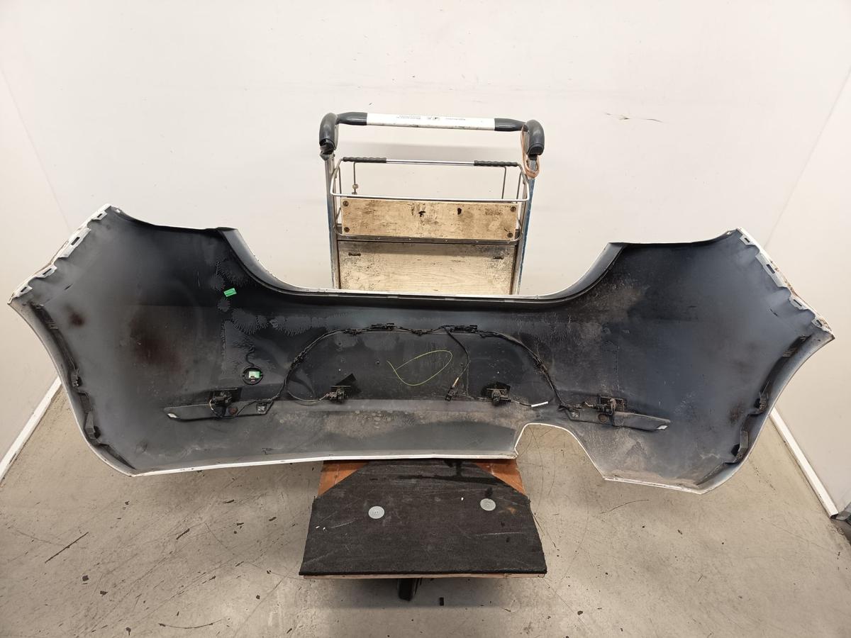 Seat Leon 1P orig Sto&szlig;stange hinten Sto&szlig;f&auml;nger LB9A Wei&szlig; Bj 2007