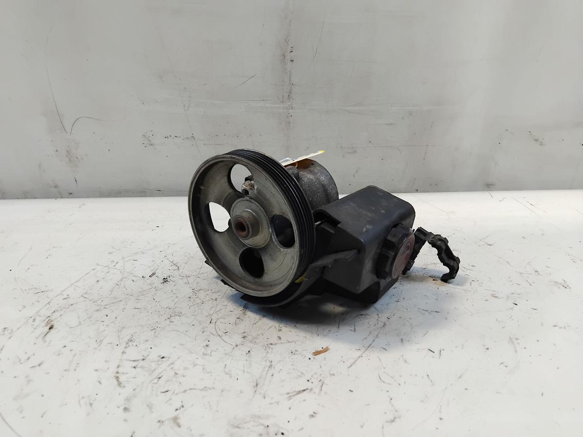 Peugeot 206 original Servopumpe 1.4 55kw KFW Bj.2008