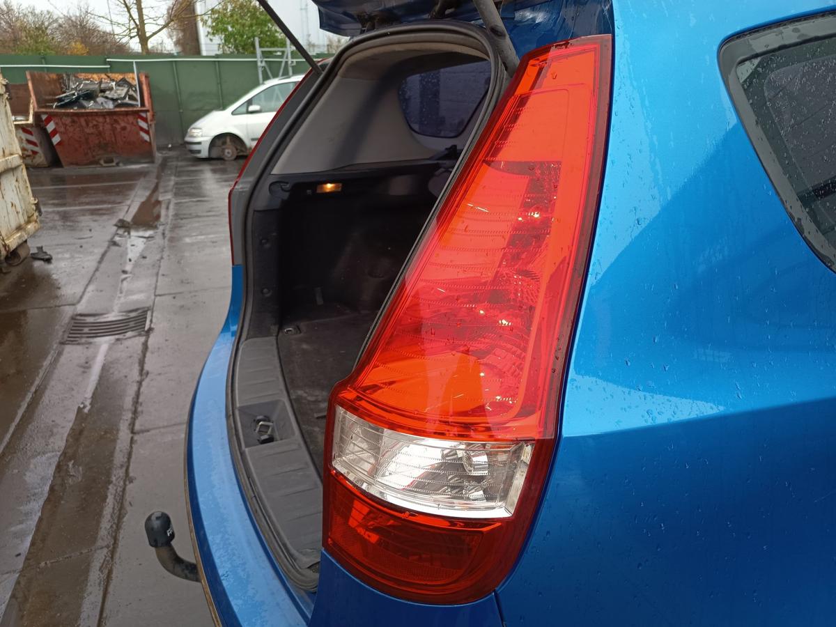 Hyundai i30cw FD original R&uuml;ckleuchte rechts Heck Schluss Licht Bj 2010