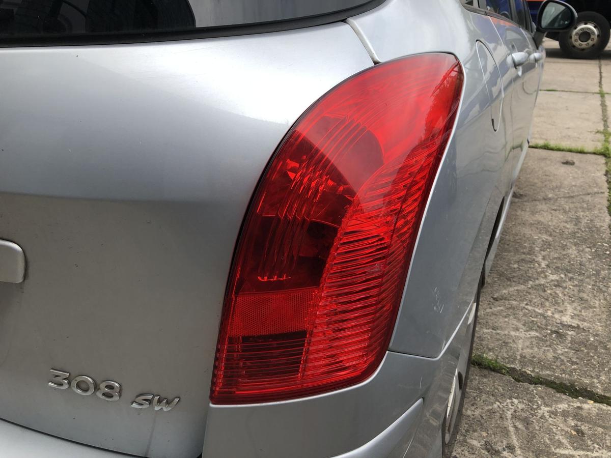 Peugeot 308 4E 4H SW Rückleuchte rechts Rücklicht Heckleucht 2 kleine Sprünge