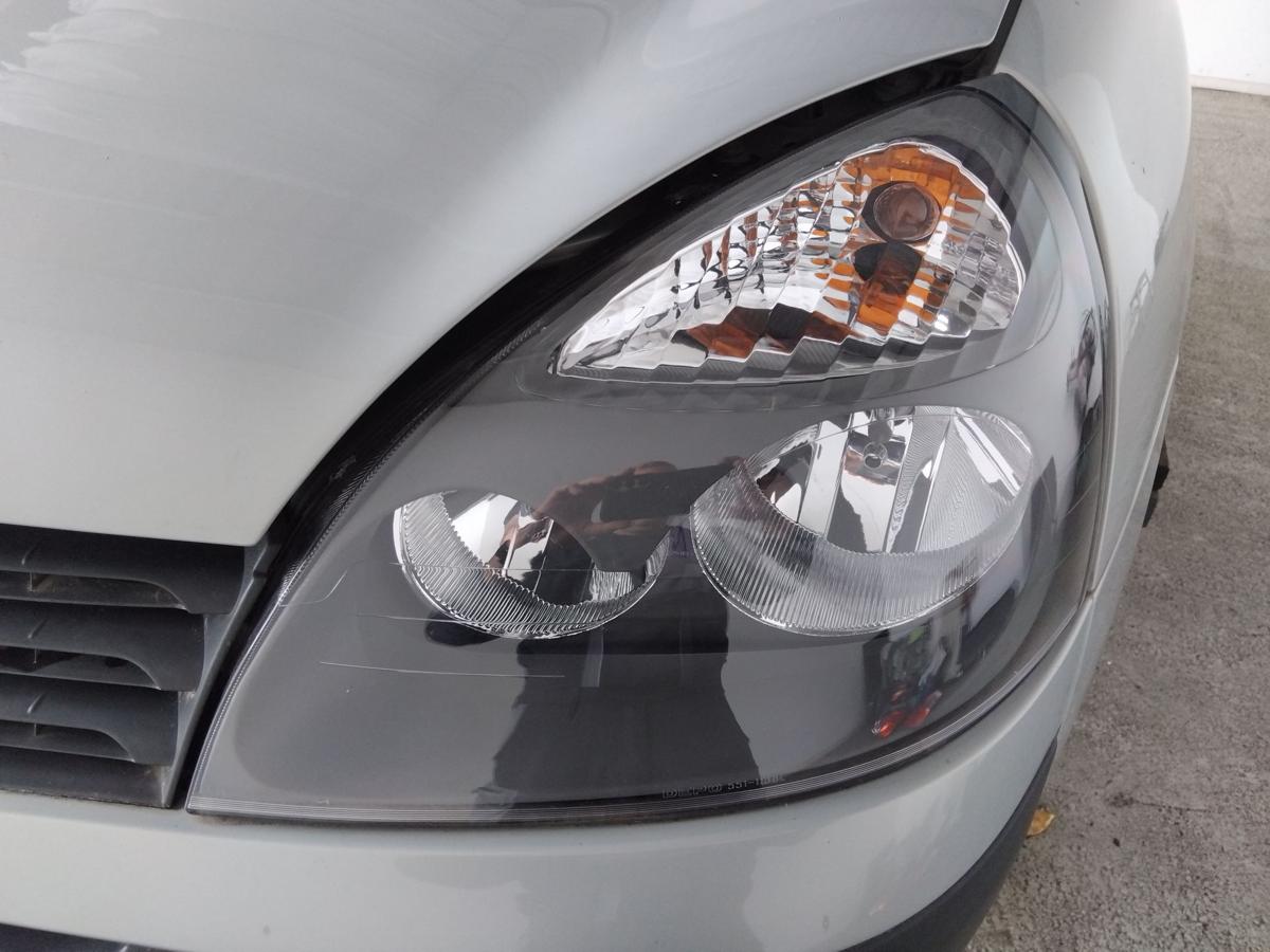 Renault Clio 2 Scheinwerfer links Depo grauer Hintergrund Facelift Halogen BJ04