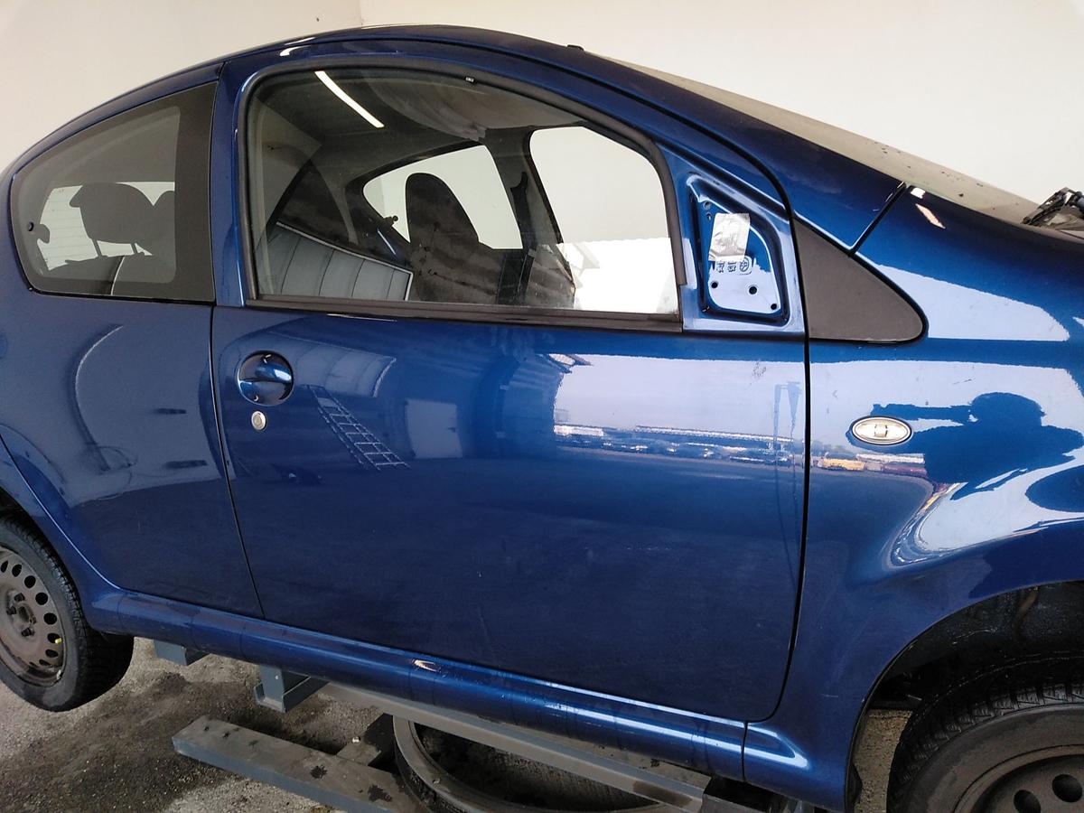 Toyota Aygo 1 Tür vorn rechts Beifahrertür 5-Türer blaumetallic 8M6 Bj.2007