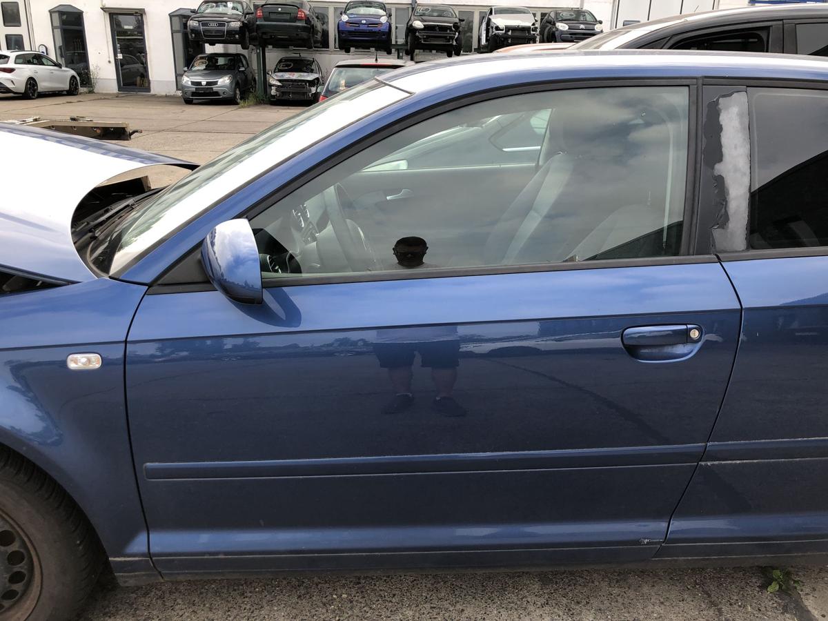 Audi A3 8P ab05 T&uuml;r vorn links Fahrert&uuml;r im Rohbau mit Scheibenrahmen LZ5C 3trg