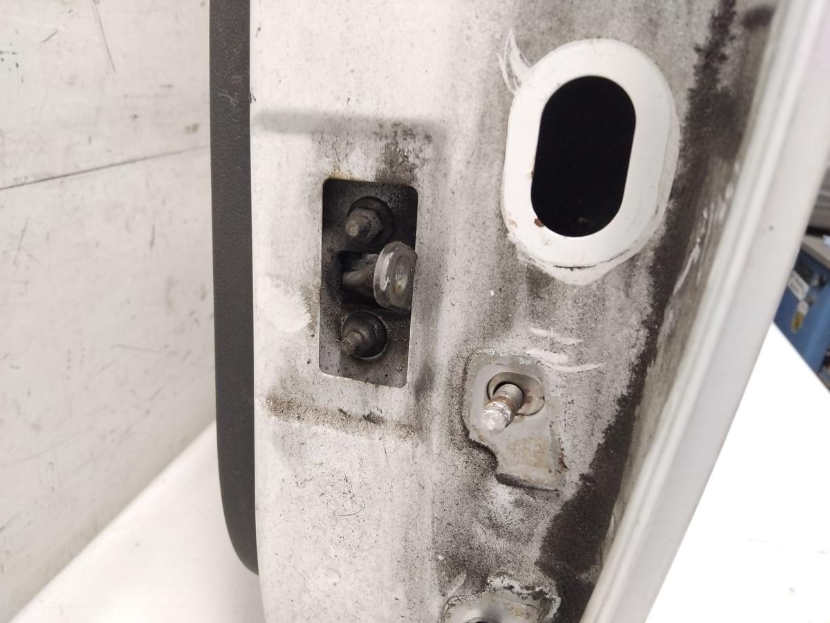 Dacia Sandero 1 T&uuml;r hinten links arktiswei&szlig; OV369 Bj.2009