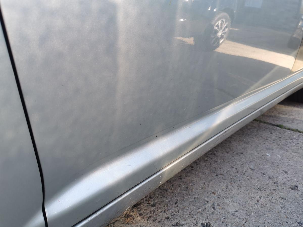 Toyota Avensis T25 Kombi Fahrertür Tür Autotür vorn links 1C0 Radiant Silver Roh