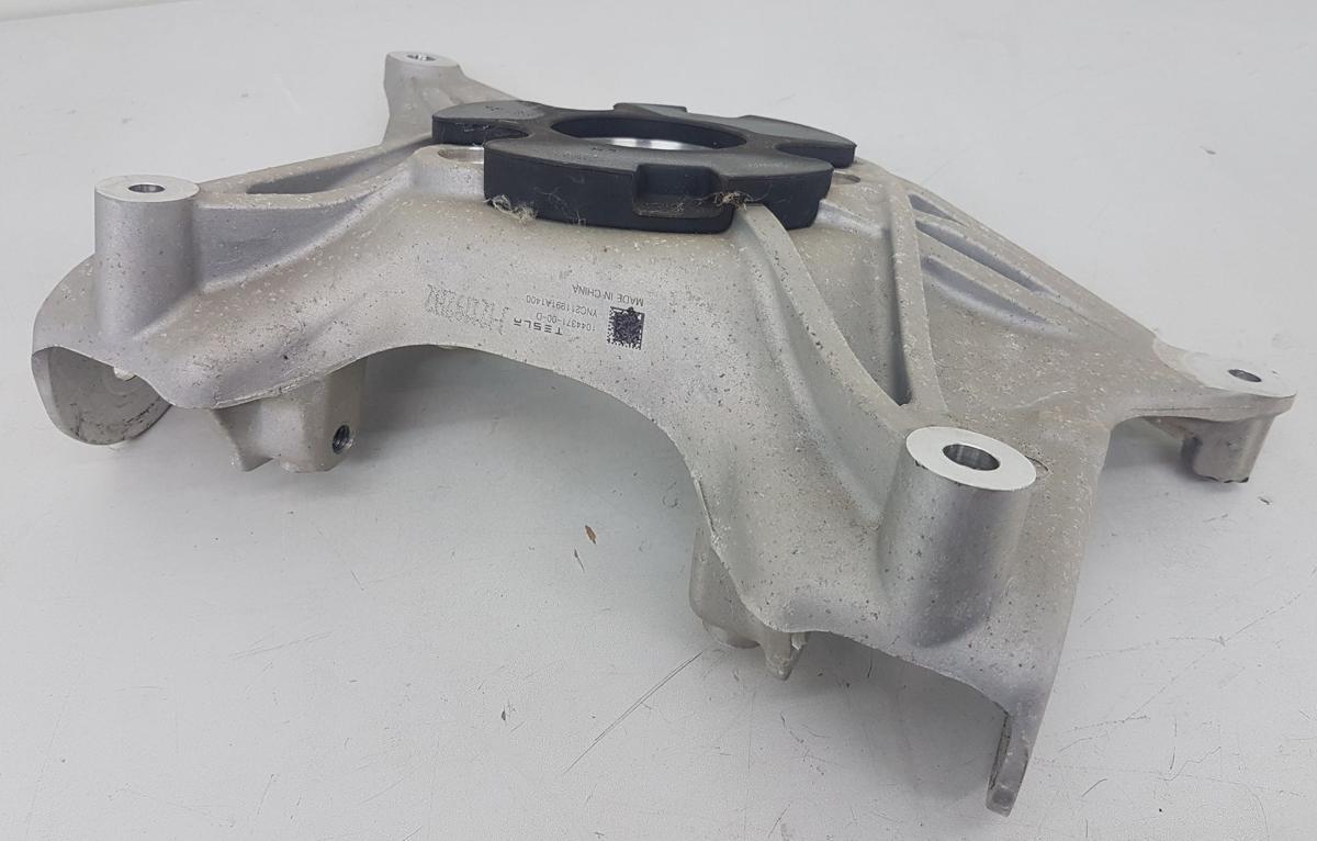 Tesla Model Y original Konsole Lagerbock Querlenker Vorderachse oben links Bj22