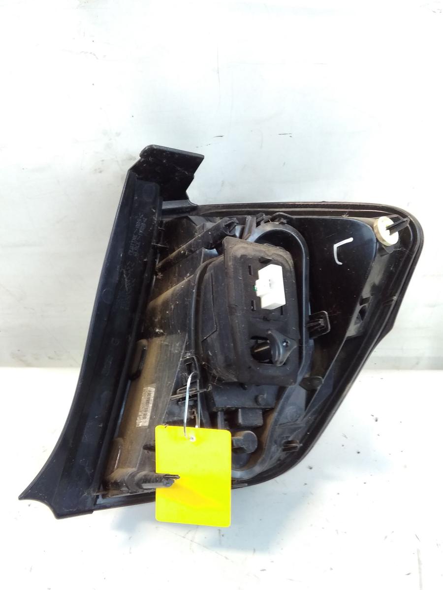 Citroen C3 II original Rückleuchte Schlussleuchte links außen BJ2010
