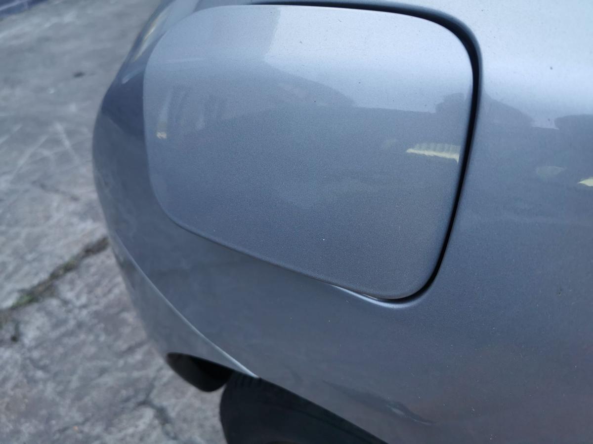 Nissan Micra K12 Tankklappe Tankverschluss Tankdeckel KY0 Sporty Silver Metallic