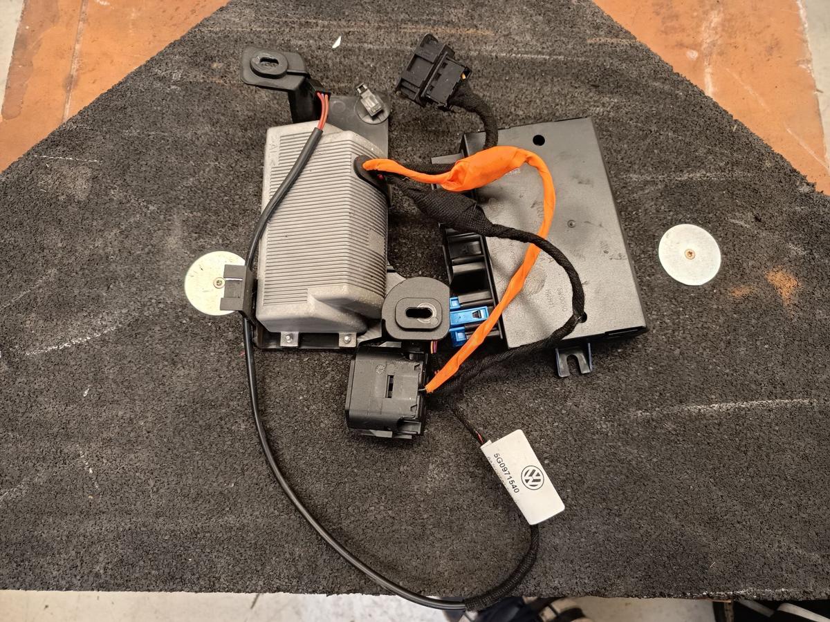 VW Golf VII Kombi original Anh&auml;ngerkupplung schwenkbar 5G9803880A Bj 2014