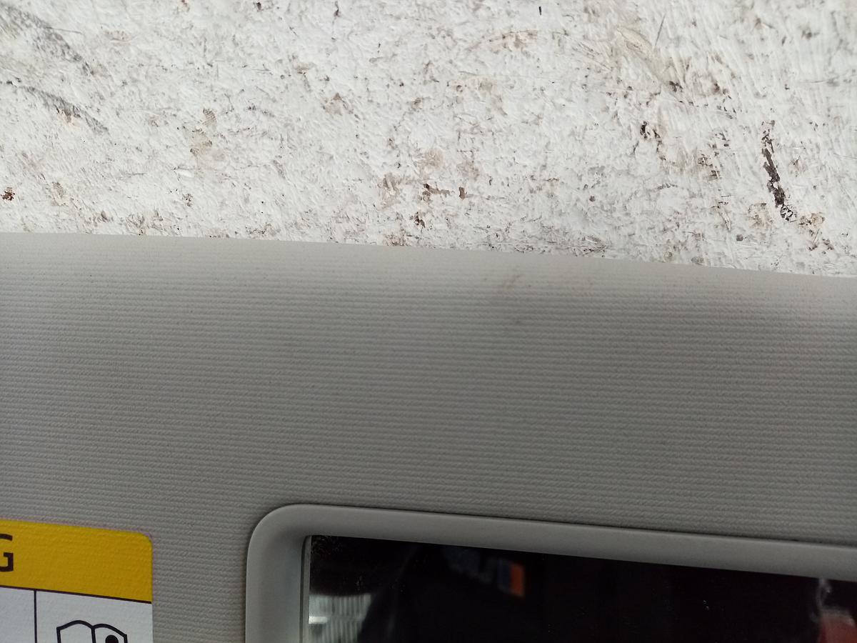 VW Up AA Sonnenblende vorn links