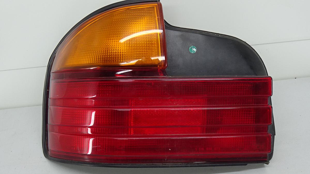 Proton Persona C97S 415 BJ1996 Rückleuchte Rücklicht außen links MB847561 0311428101