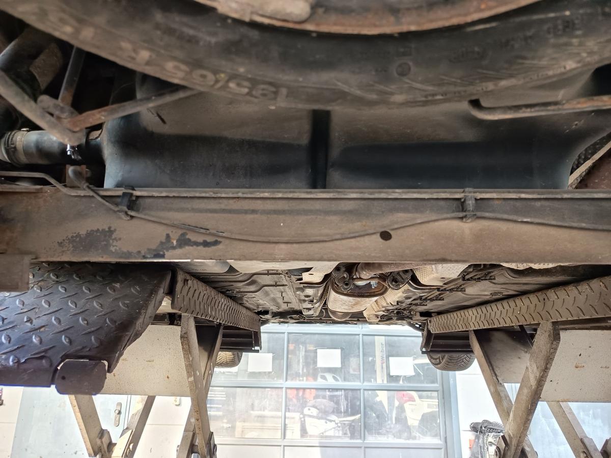 Renault Kangoo II original Hinterachse Tr&auml;ger scheibengebremst 555113267R Bj2008