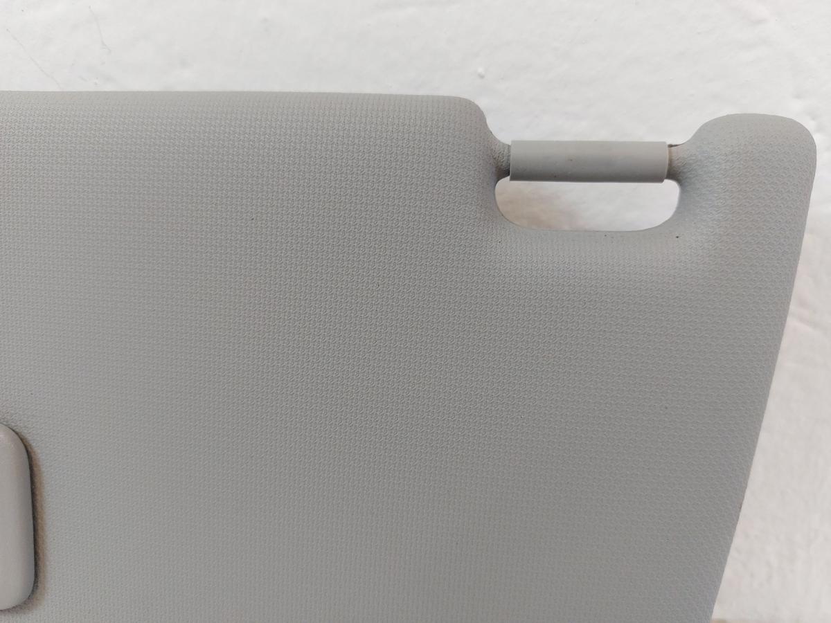 Audi Q2 Typ AG Sonnenblende links mit Spiegel