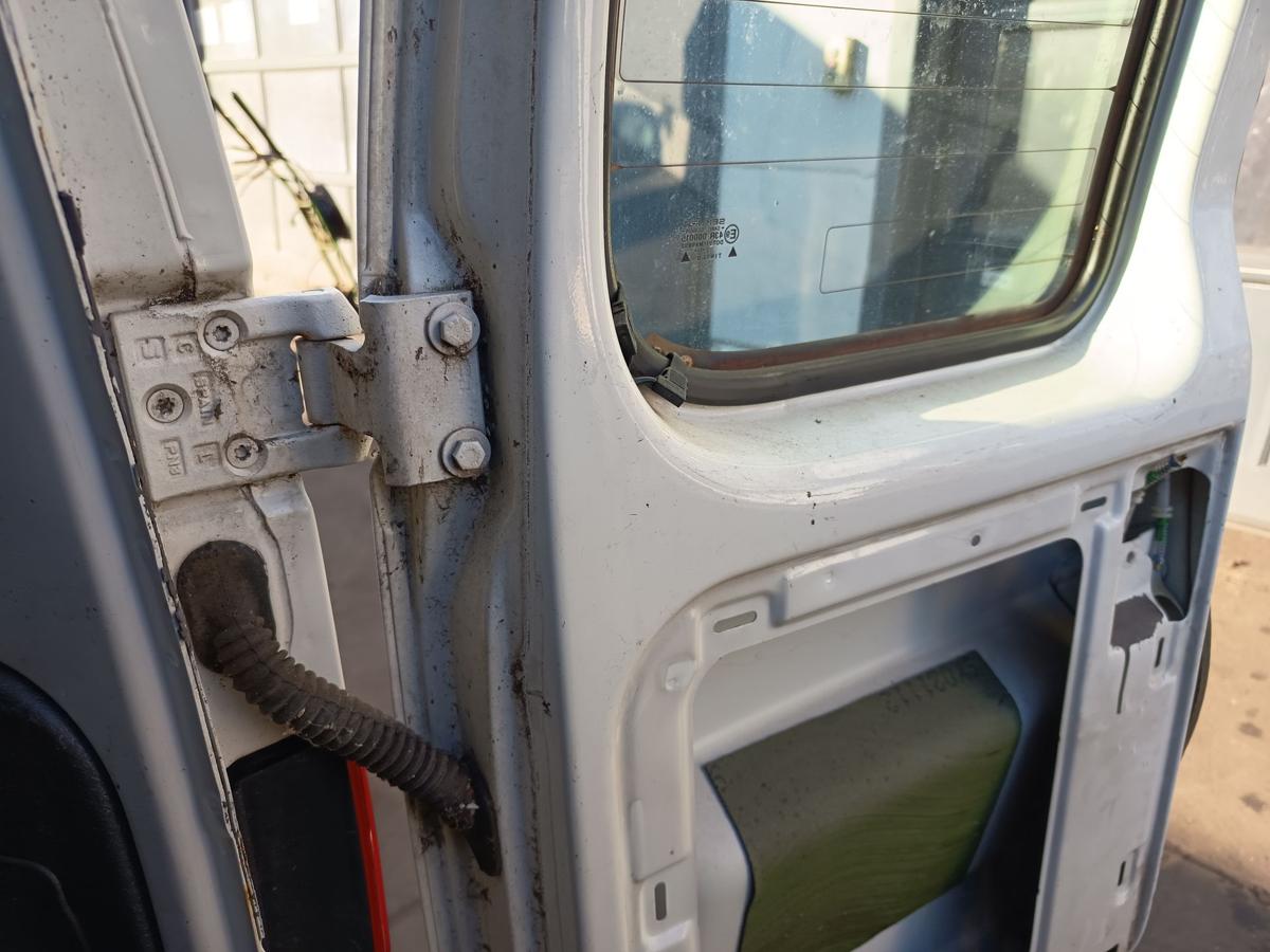 VW Caddy II 9KV orig Heckt&uuml;r rechts mit Scheibe Fl&uuml;gelt&uuml;r L902 wei&szlig; Bj 2003