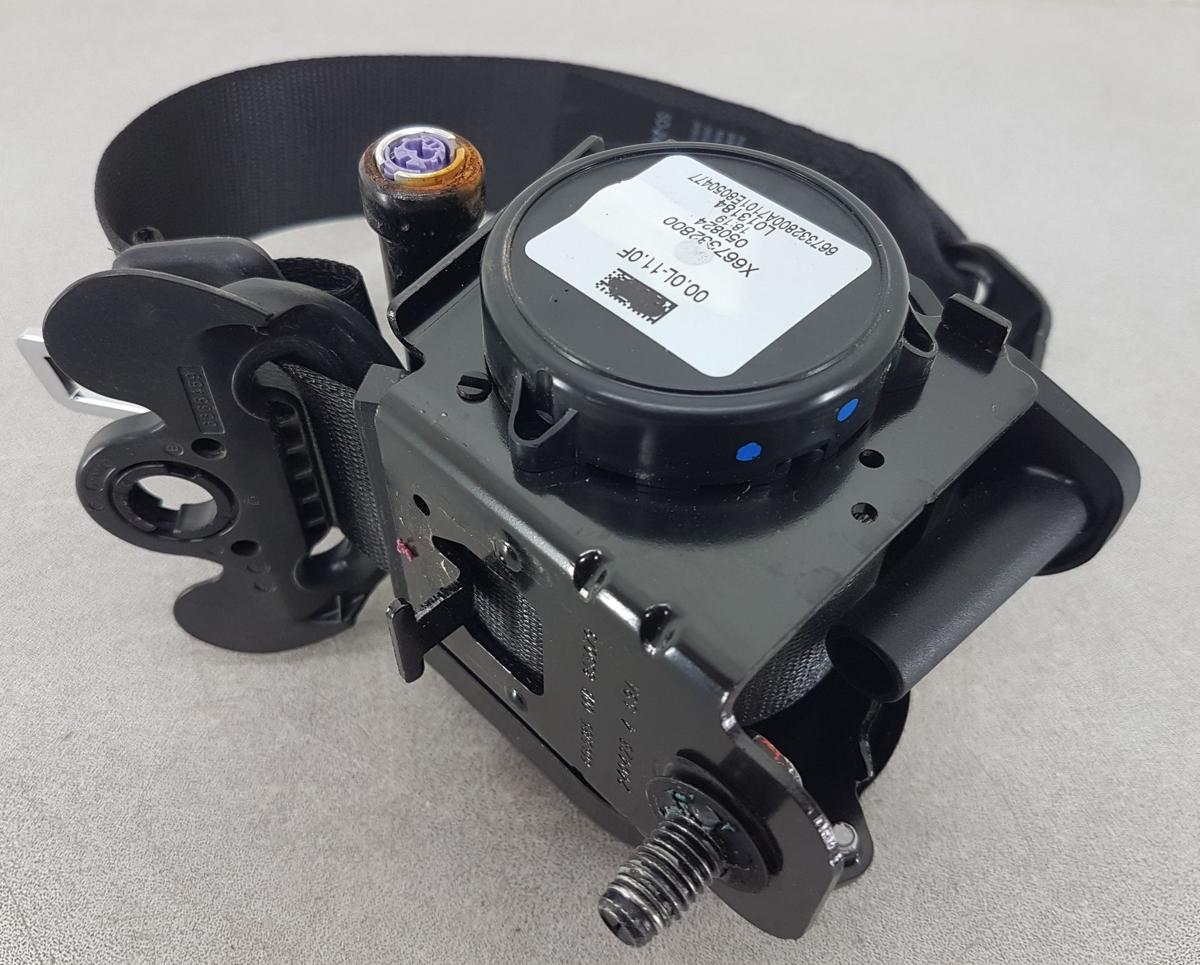 Tesla Model Y Juniper Sicherheitsgurt hinten rechts Bj2025 3857805-E9-B